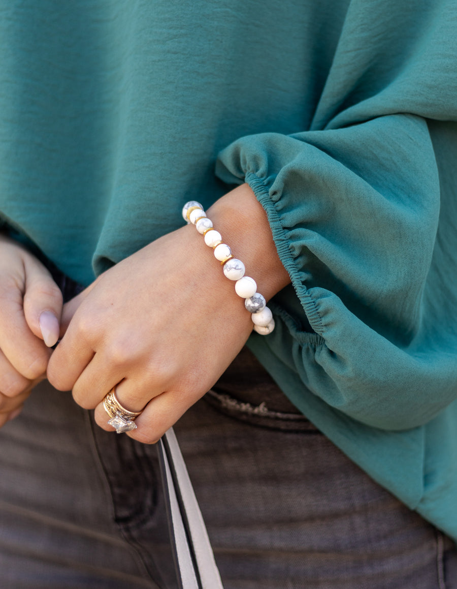 Amelia 10mm Matte Howlite Natural Bracelet - White