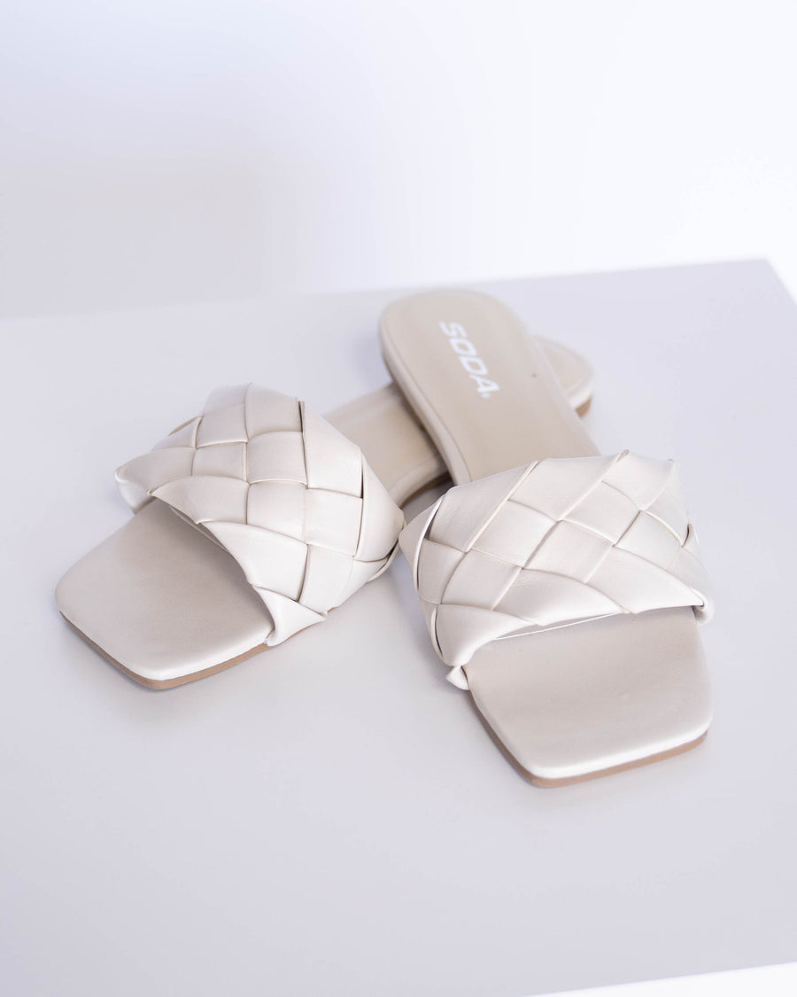 Take It Easy Sandals - Beige