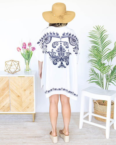 Beachside Stroll Printed Kimono - White/Black