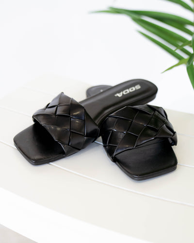 Take It Easy Sandals - Black