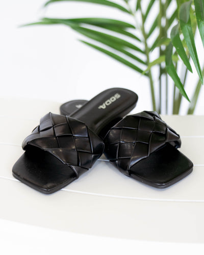 Take It Easy Sandals - Black