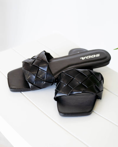 Take It Easy Sandals - Black