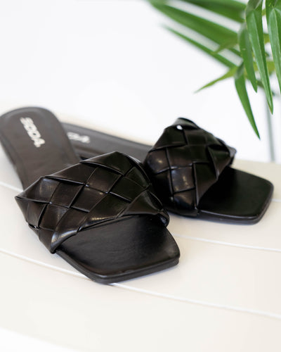 Take It Easy Sandals - Black