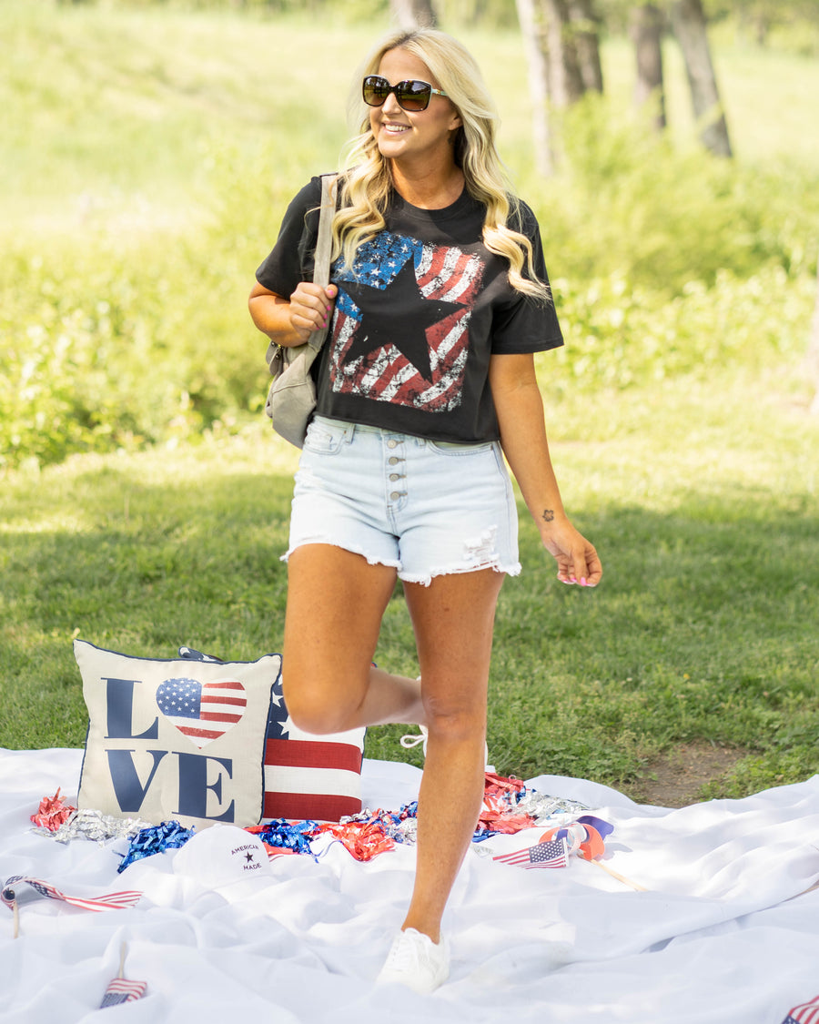 Wild And Free Star Cropped Tee - Black