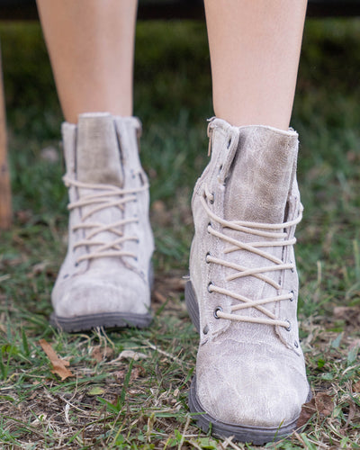 Kenia Combat Bootie - Cream