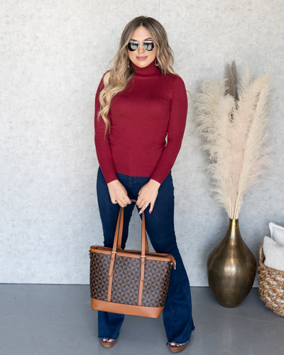 Ashton Fitted Turtleneck - Burgundy