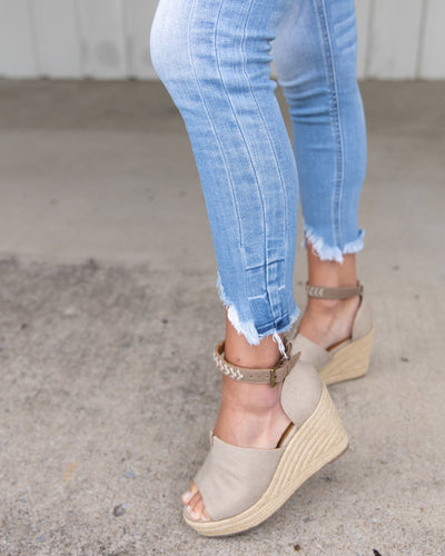 Reanna High Rise Distressed Skinny Jean - Light Wash